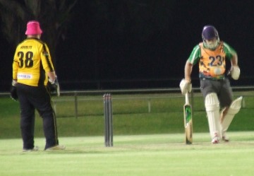Allan Cumming prepares to face up in the first game.